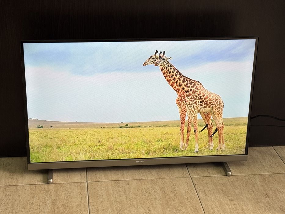 ПЕРФЕКТЕН!  Philips 32” инча (80см) Full HD LED 32PHS5527/12