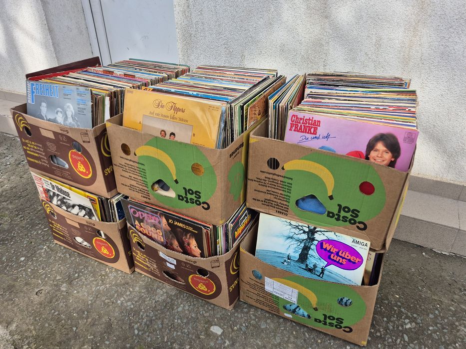 Vând Lot 150LP Discuri Vinil colectie muzica usoara straină mixta
