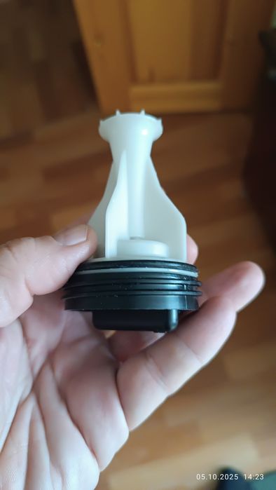 Продам фильтр (заглушка) насоса стир .Маш Автомат.