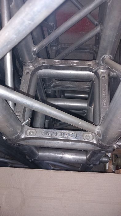 Schele aluminiu quadlock  profesionale