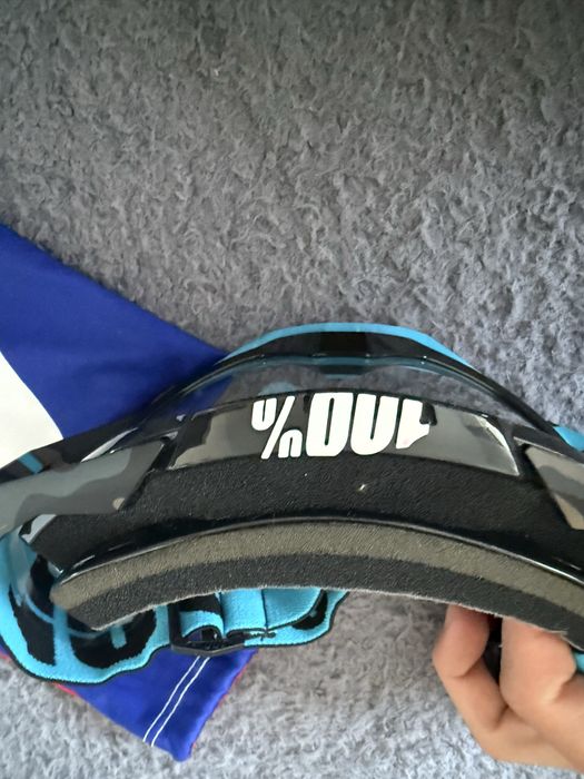 Ochelari 100% aproape noi