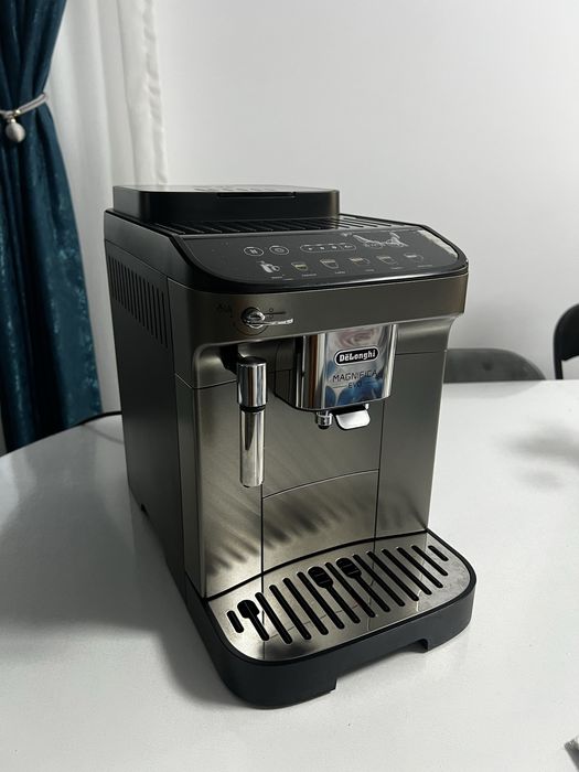 Aparat Cafea Delonghi Magnifica Evo