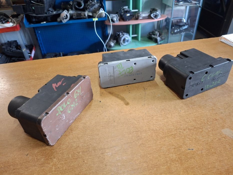 Pompa vacuum închidere centralizata Vw Golf 3 Passat B3 Jetta Polo Mercedes C-class