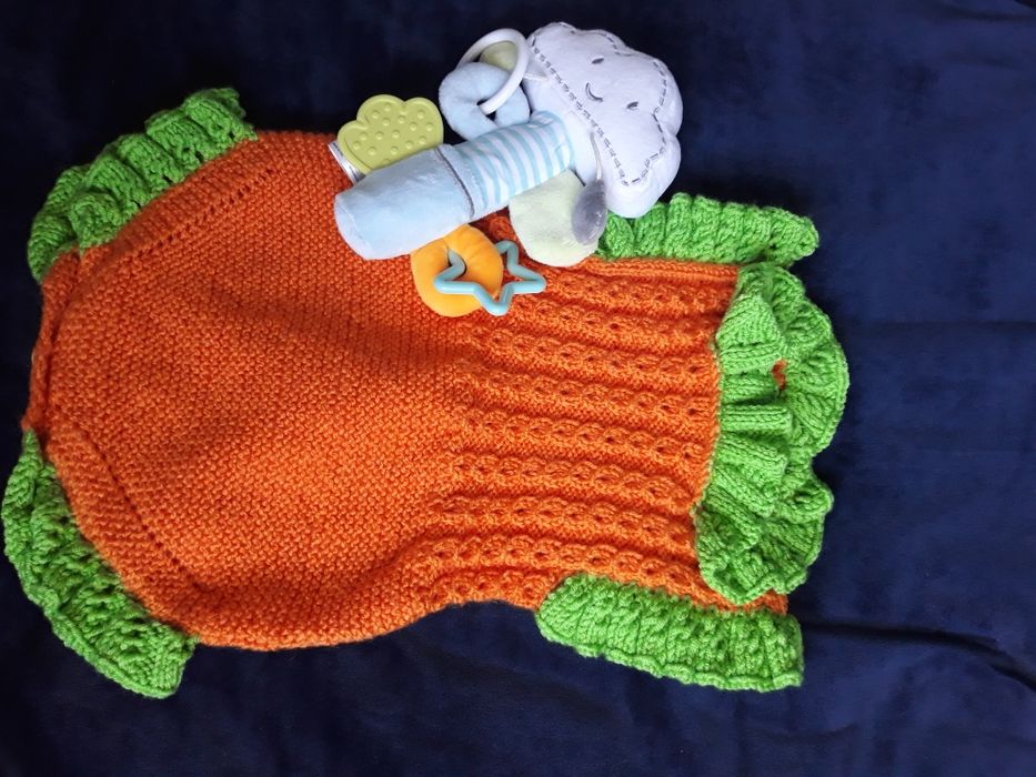 Плетено бебешко  боди Морковче