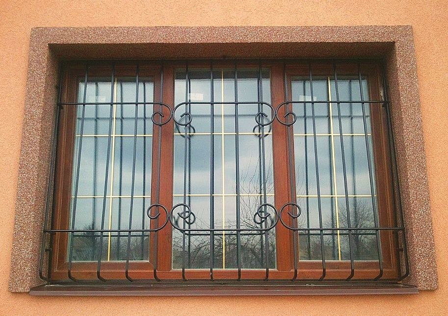 Решётки на окна металлические