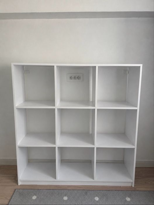 Etajera alba din lemn