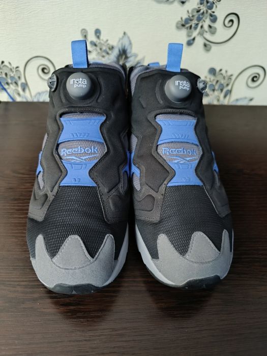 Продаю фирменные кроссовки REEBOK "Insta pump"