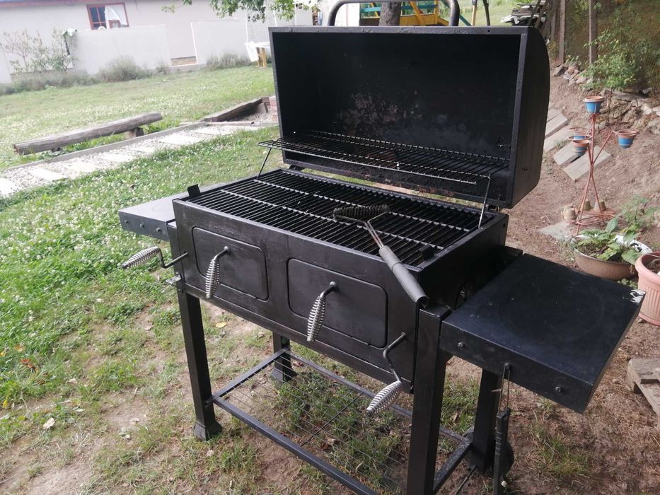 Grătar mare cu grilaj de fonta, cu focar reglabil pe inaltime