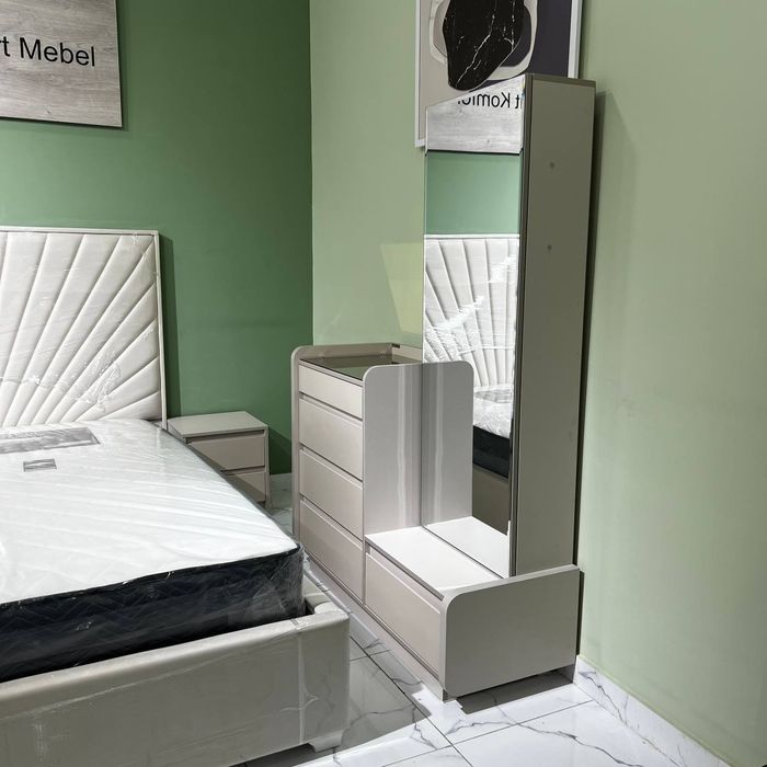 Спальный гарнитур комплект.