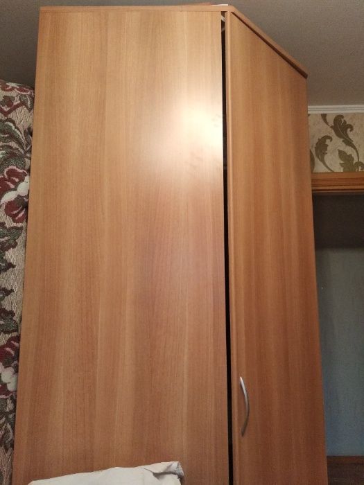 Продам Шкаф для одежды б/у
