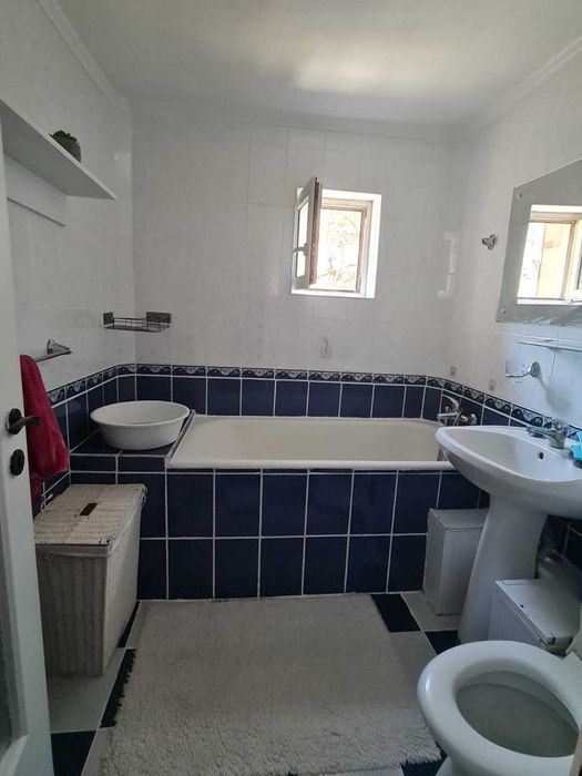 Inchiriez apartament cu 3 camere, Decebal/ Doina