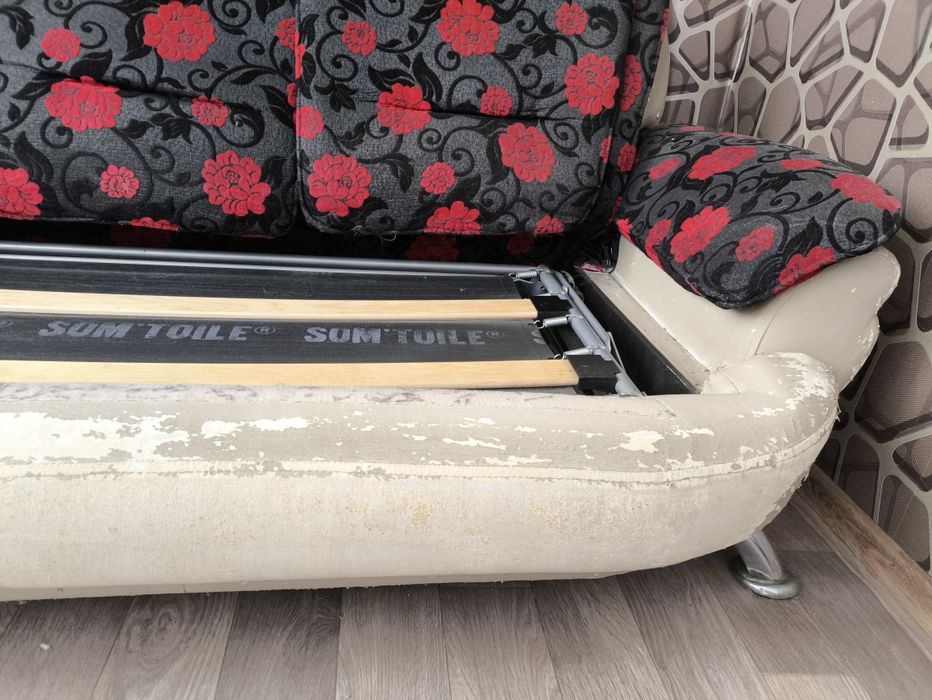 Продам диван недорого