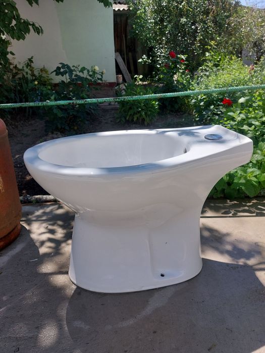 Биде белый отличном состоянии