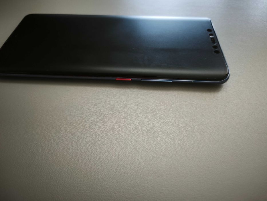 Смартфон Huawei Mate 20 Pro 6GB RAM / 128GB - с нова батерия