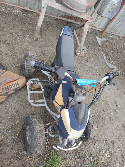 De vânzare Motor și Quad amândouă de 50 cm!