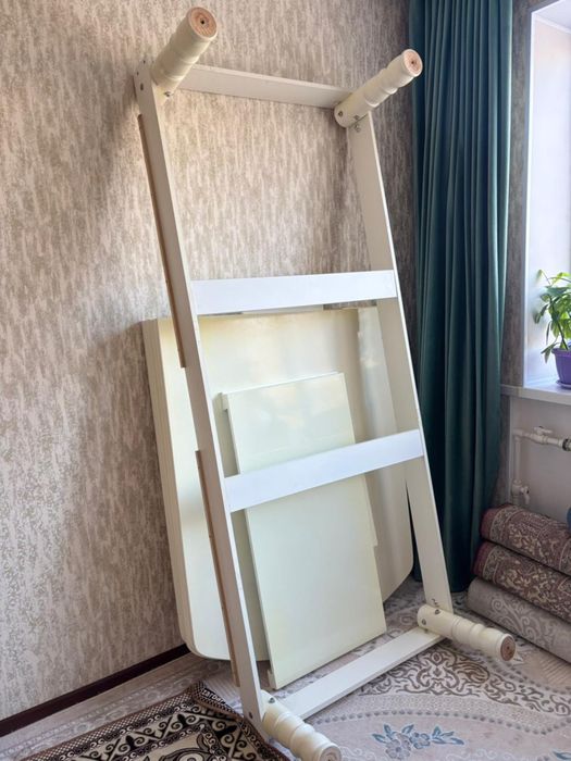 СРОЧНО Продается стол и 12 стулья