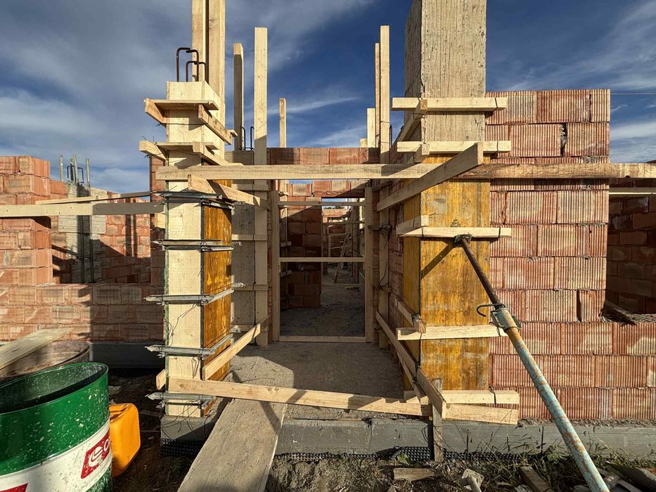 Casa 4 camere - la Rosu , Tomesti- 115mp construiti cu beci si terasa