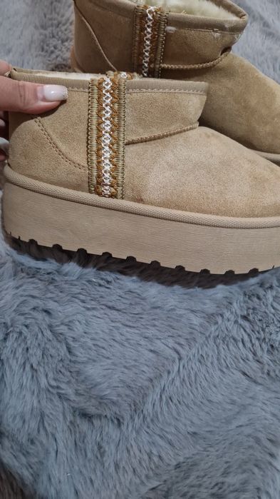 Ghete maro stil UGG