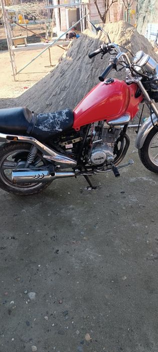Vând sau dezmembrez Chopper Daelim 125 Cross