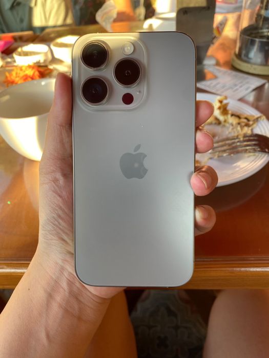 Продам Iphone 15pro