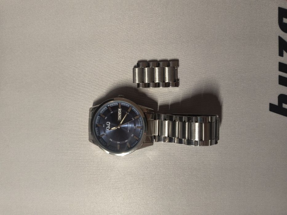 Ceas Q&Q Bussiness, brățară metalică, rezistent la apă