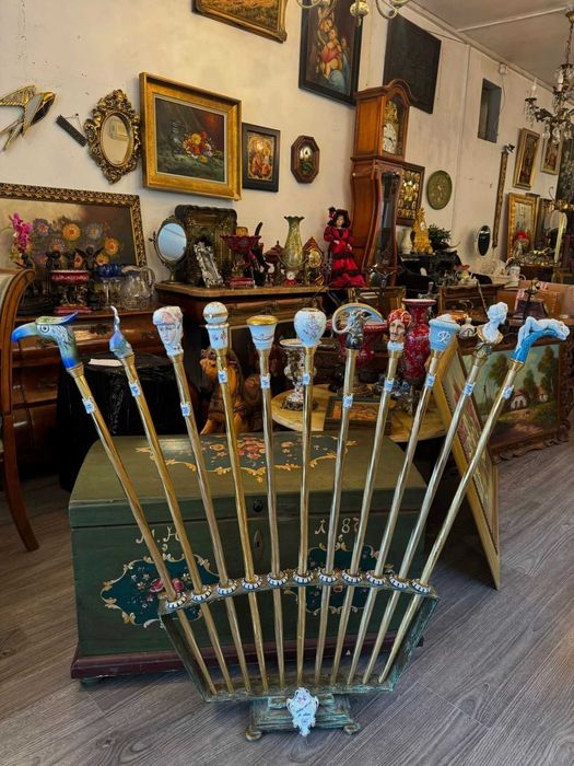 Colecție de bastoane cu mânere din porțelan( 1870,Italia)