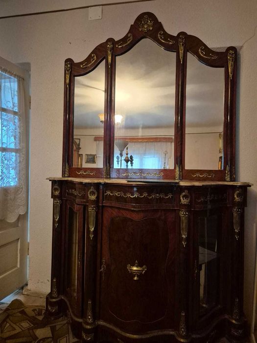 Comodă cu oglindă în stil Ludovic al XVI-lea