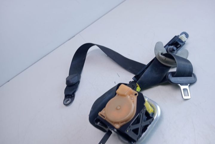 Centura stanga fata 73220-05051 Toyota Avensis a 2-a generatie T25