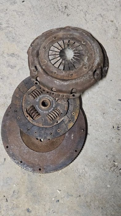 На Сааб-9000 МКПП