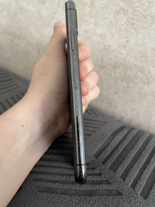 Продам айфон х в хорошем состоянии