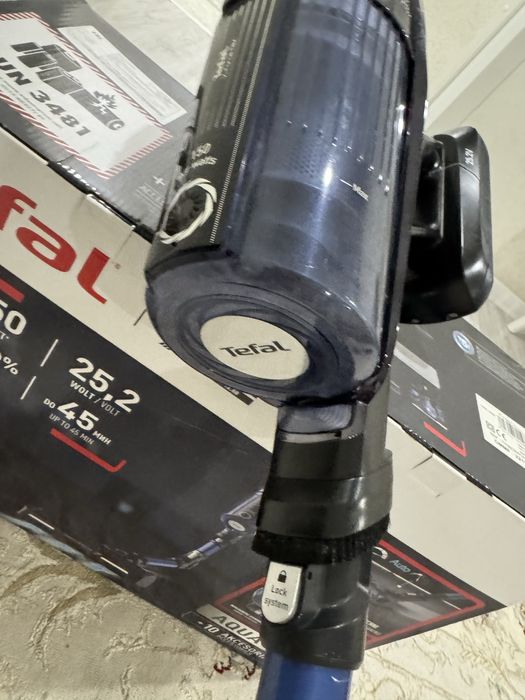 Продам моющий безпроводной пылессос