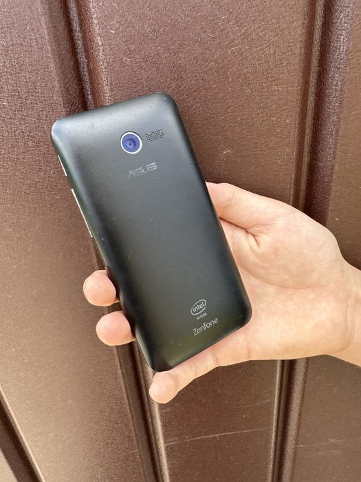 Телефон AsusZenFone 4