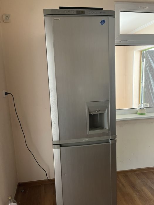 Продам холодильник Samsung