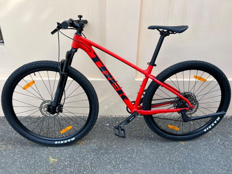 Bicicleta MTB TREK MARLIN 8 Aluminiu M 29" furca pe Aer RockShox JUDY Frane hidraulice