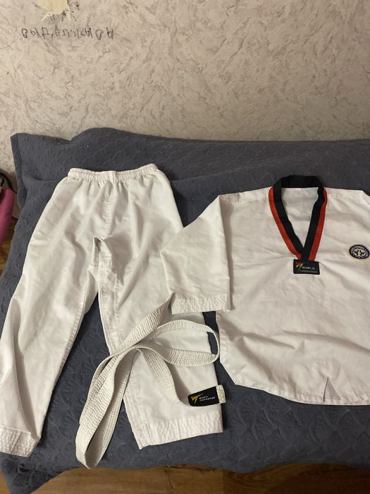 Костюм на тхэквондо WTF