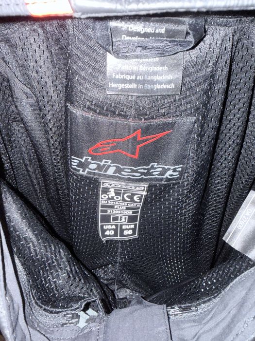 Costum Alpinestar cu protectii