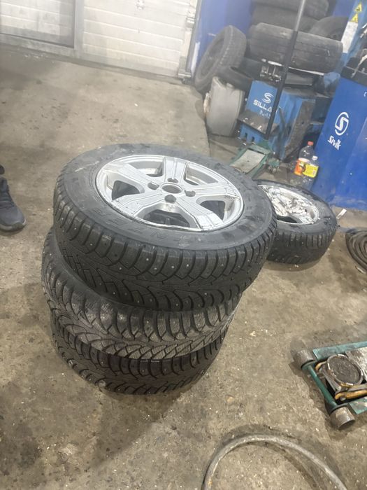 Продам шины 4 штуки в комплекте