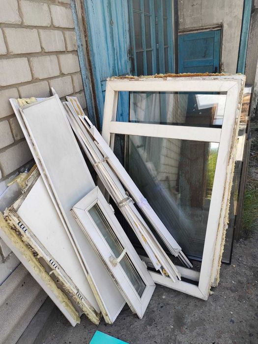 Продам 2 пвх окна