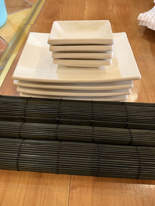 Набор тарелок под суши