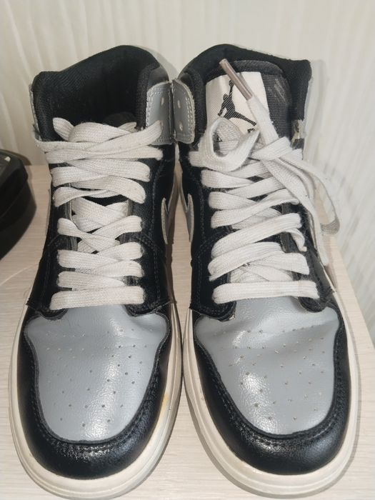 Кроссовки  высокие 39 размер