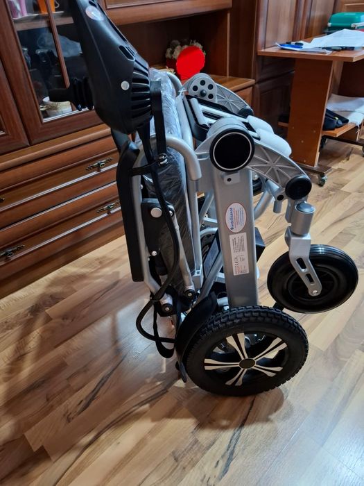 Scaun cu rotile electric