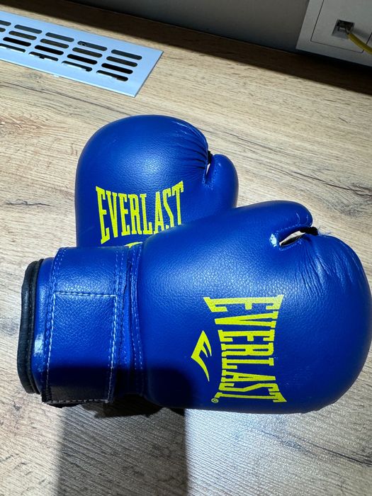 Продам спортивный инвентарь