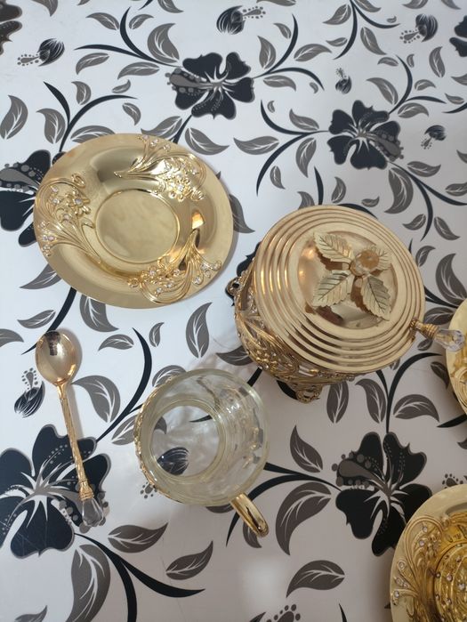 Servis idish toʻplam .