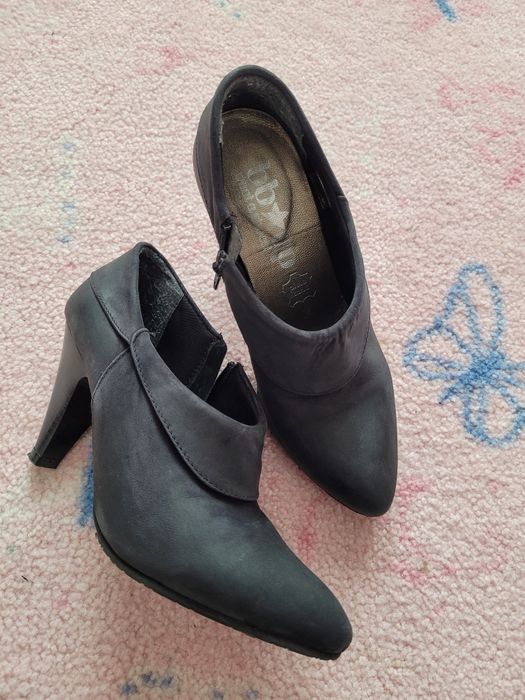 Pantofi cu toc BbUP piele intoarsa,  36 si 37