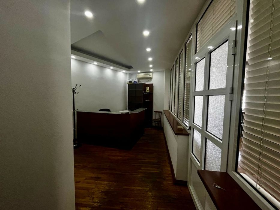 Ойбек, офис в аренду