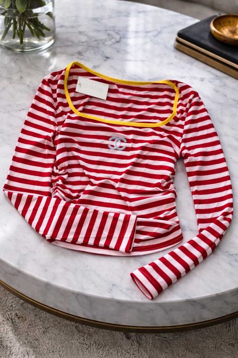 нова блуза с дълъг ръкав пролетна на райе червена бяла на шанел chanel