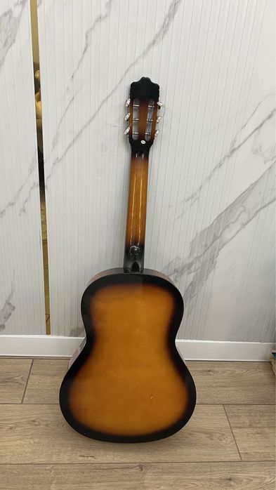 Продам гитару за 10 тысяч