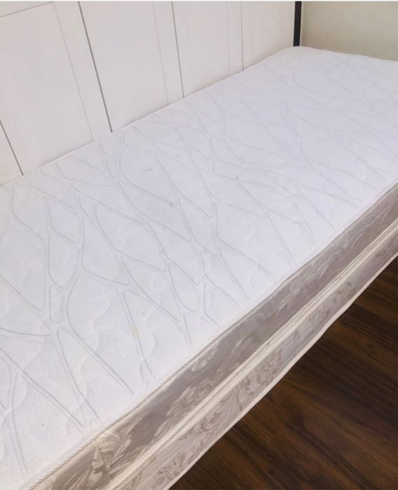 2х урусная кровать с матрасами IKEA