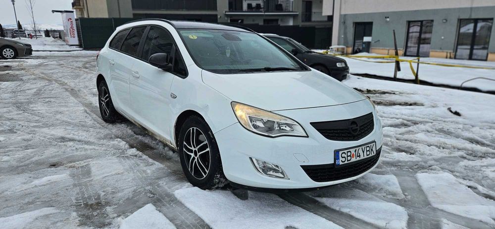 Opel Astra J Combi