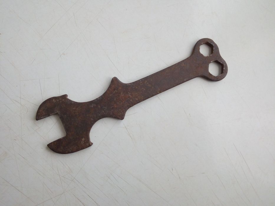 Стара Руска метална кутия, Стари предмети